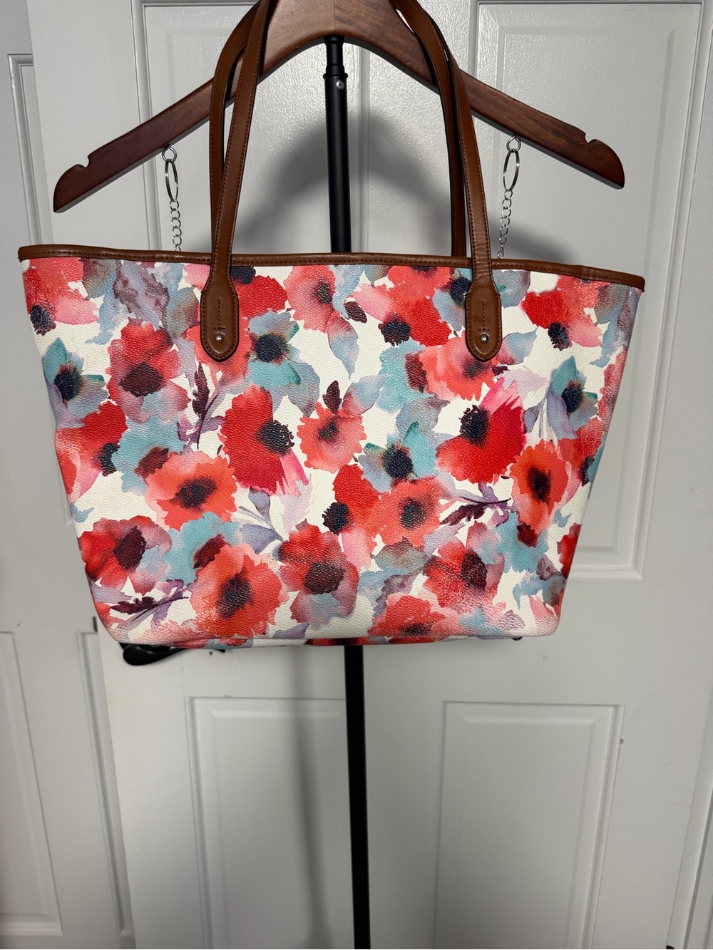 Lauren Ralph Lauren Floral Canvas Tote in Red, Coral & Blue with Brown Trim - Picture 4 of 12